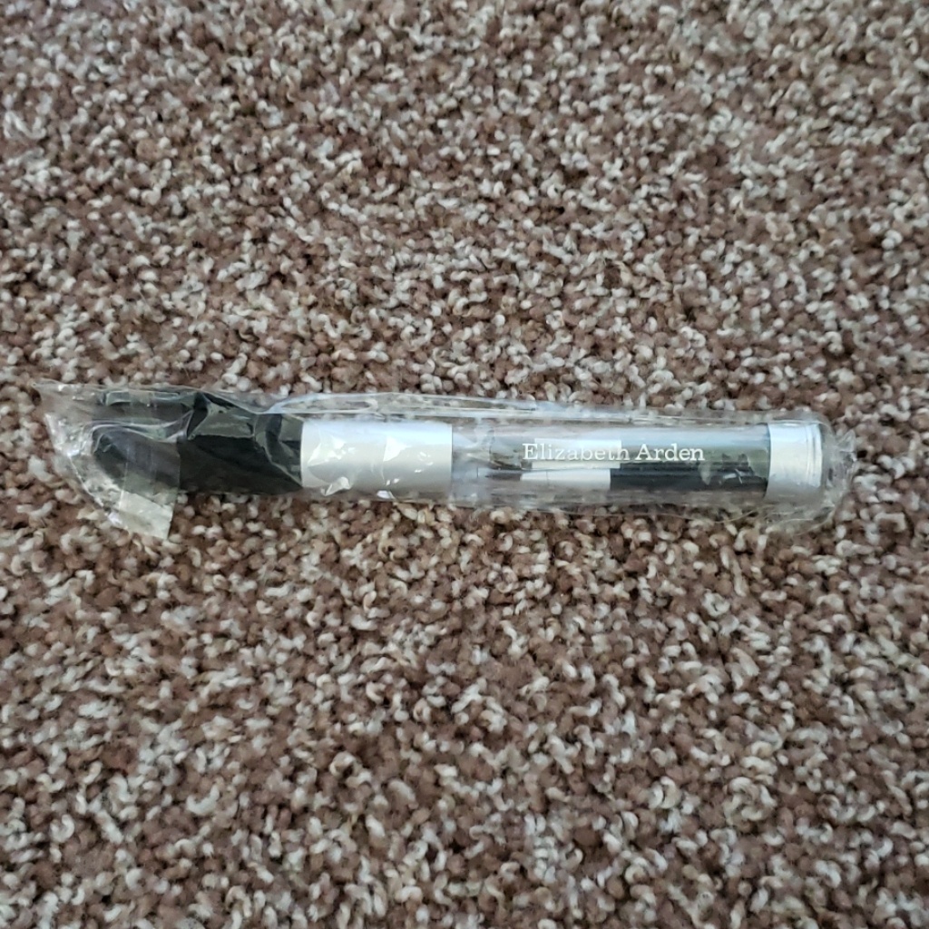 Elizabeth Arden Brush